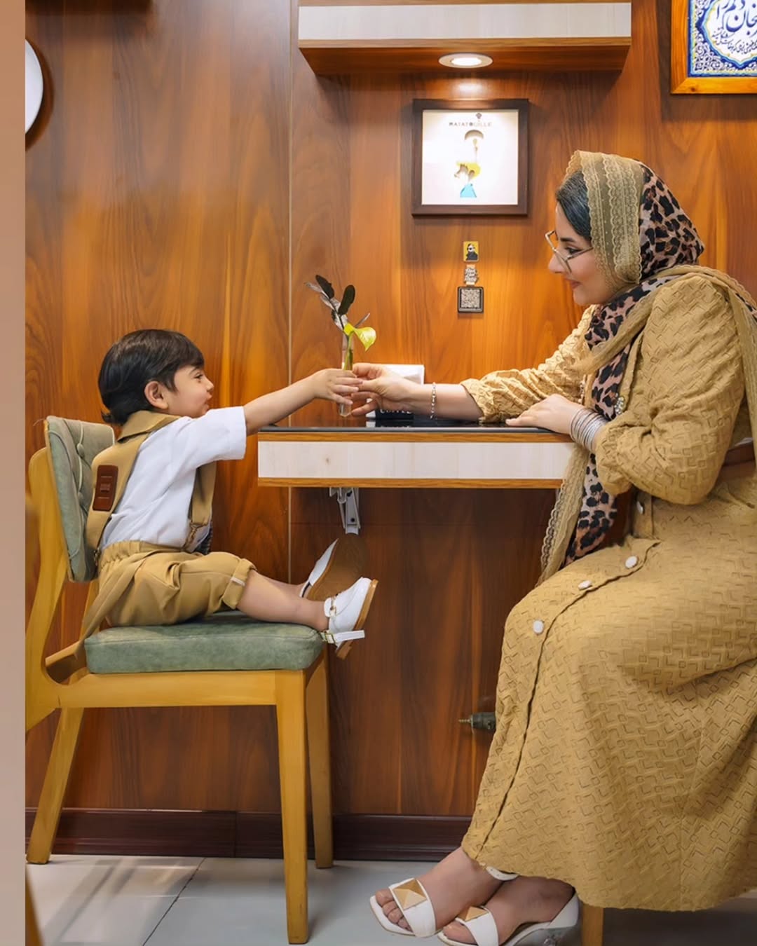 ست مادر پسری کرم قهوه ای